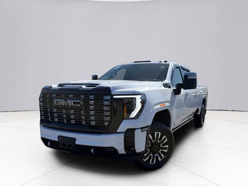 Used 2025 GMC Sierra 2500 Denali Ultimate AWD/4WD image 1
