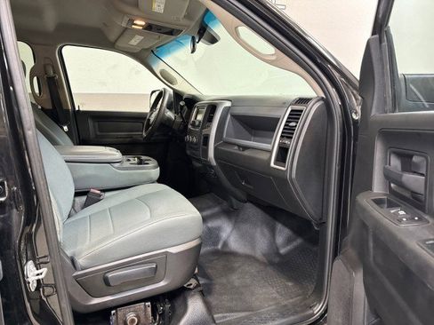 Used 2018 RAM 2500 Tradesman w/ Chrome Appearance Group image 47