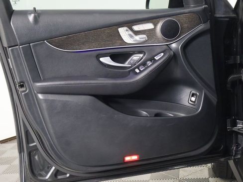Used 2020 Mercedes-Benz GLC 300 4MATIC image 12
