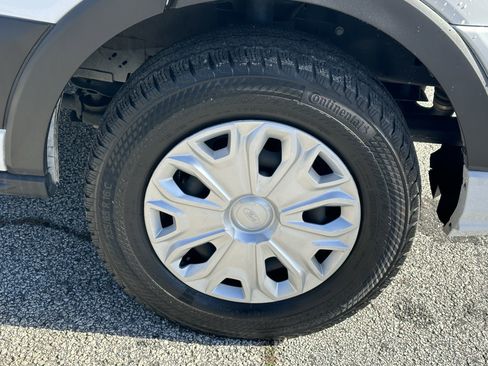 Used 2023 Ford Transit 350 XLT image 15
