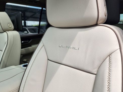 New 2026 GMC Yukon Denali AWD/4WD image 17