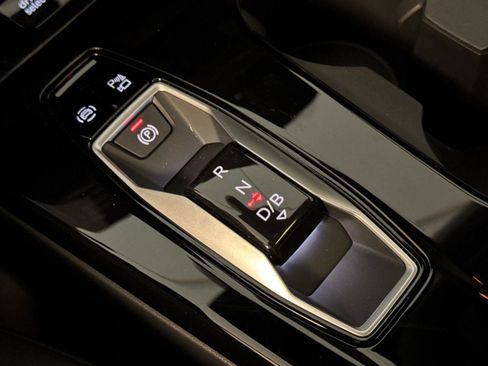 New 2025 Audi Q6 e-tron Premium Plus image 21