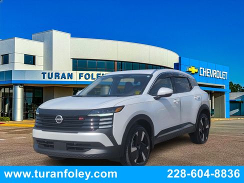 Used 2025 Nissan Kicks SR FWD image 1