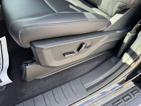 New 2025 Ford F150 Lariat w/ Equipment Group 502A High image 28