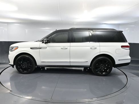 Used 2022 Lincoln Navigator Black Label AWD/4WD image 11