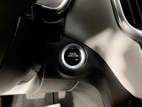 Used 2022 Chevrolet Equinox LS w/ LS Convenience Package FWD image 18