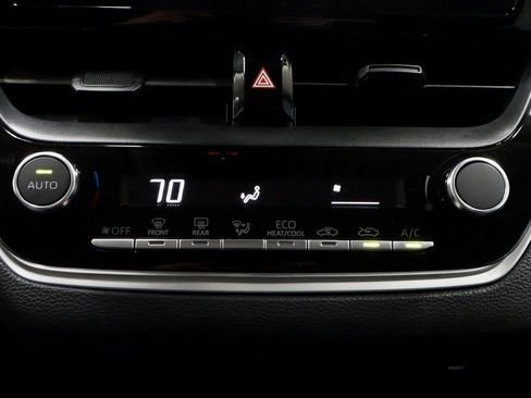 Used 2025 Toyota Corolla LE image 29