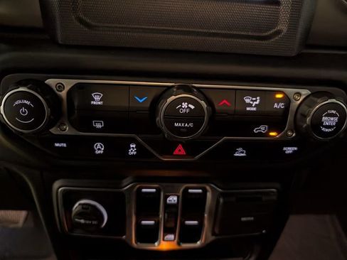 Used 2023 Jeep Gladiator Sport AWD/4WD image 20
