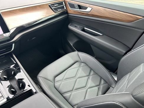 New 2026 Volkswagen Atlas SE FWD image 11