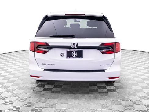 Used 2024 Honda Odyssey Sport image 5