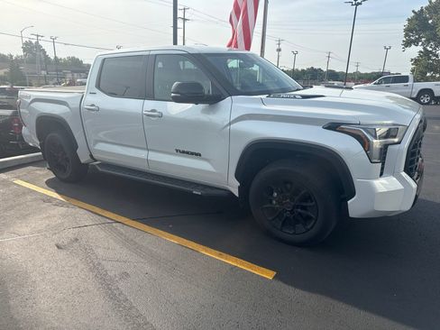 Used 2024 Toyota Tundra Limited w/ TRD Off-Road Package AWD/4WD image 8