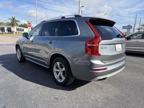Used 2017 Volvo XC90 T5 Momentum w/ Vision Package image 5