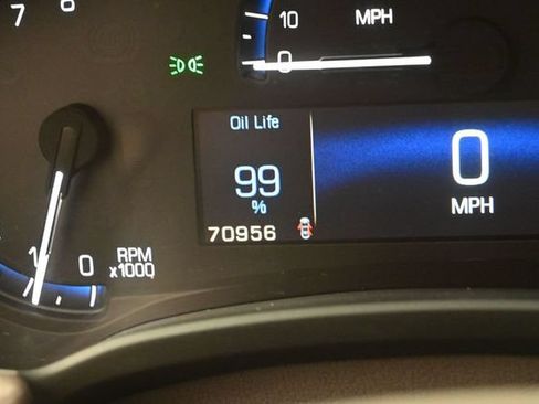Used 2015 Cadillac XTS FWD image 31