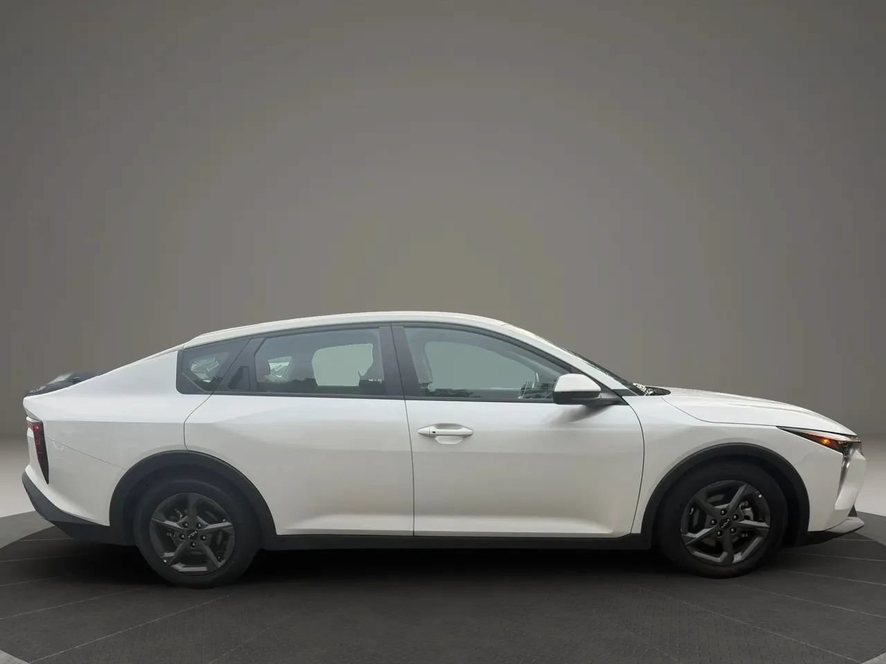 Used 2025 Kia K4 FWD image 4
