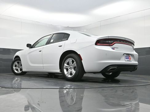 Used 2022 Dodge Charger SXT w/ Leather Interior Group RWD image 29
