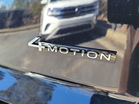 New 2026 Volkswagen Atlas Cross Sport SEL Premium R-Line image 8