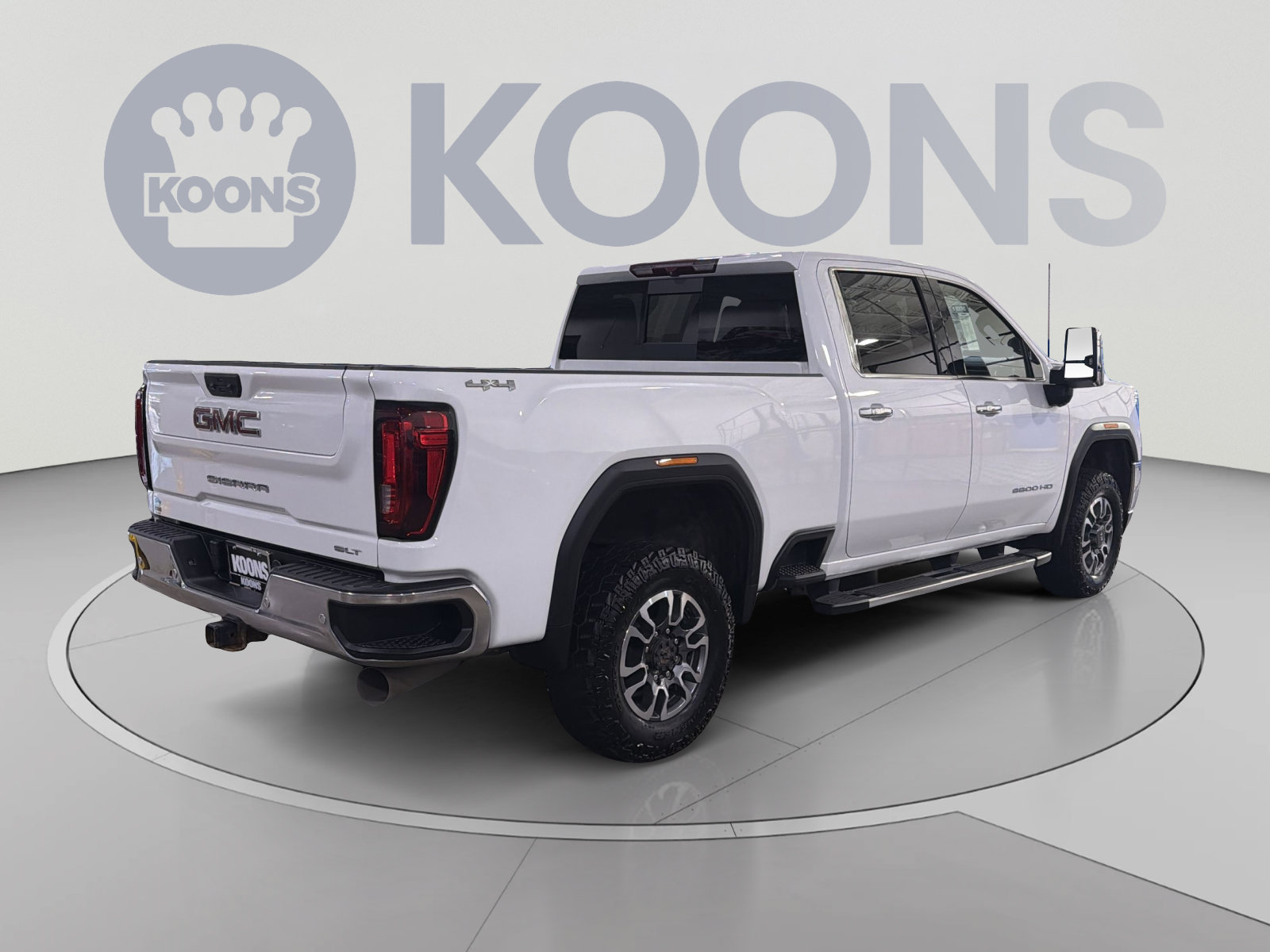 Used 2023 GMC Sierra 3500 SLT w/ SLT Premium Package AWD/4WD image 5