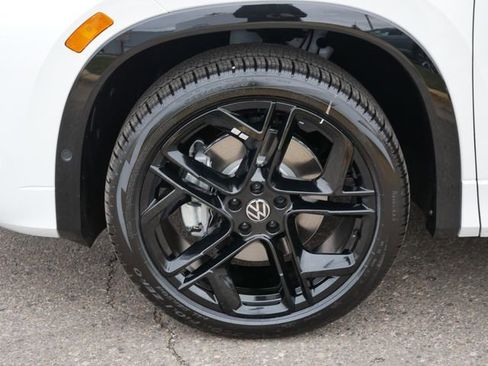 New 2026 Volkswagen Tiguan SE R-Line image 5