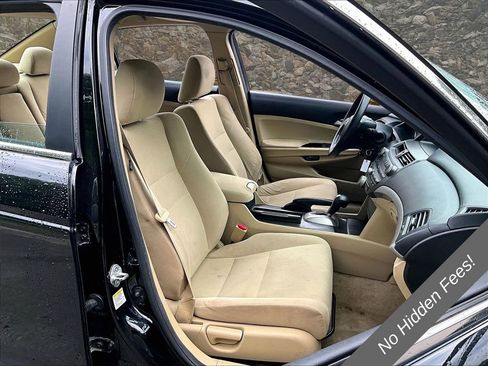Used 2011 Honda Accord LX image 7