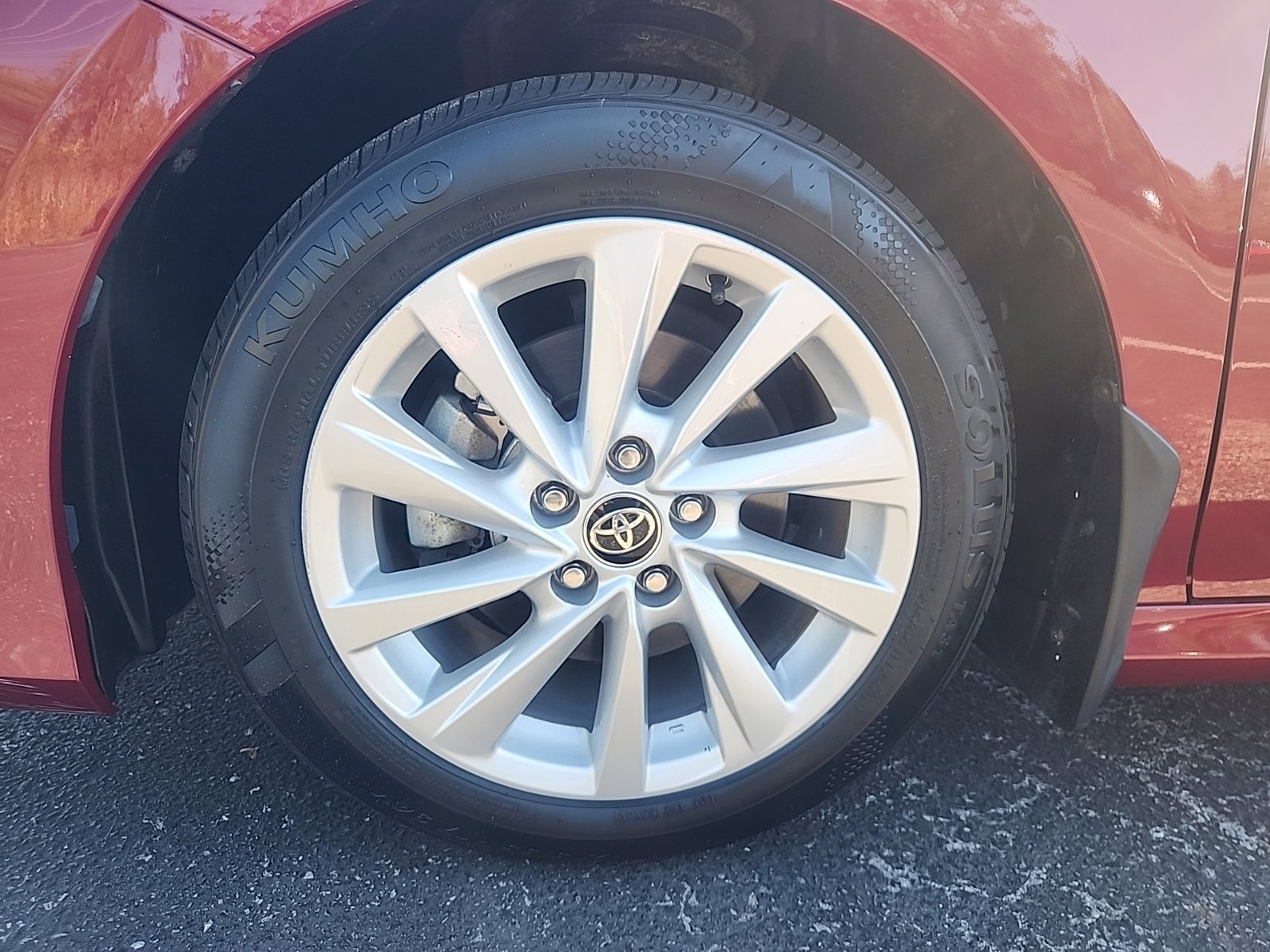 Used 2022 Toyota Camry LE FWD image 13