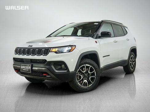 Used 2025 Jeep Compass Trailhawk AWD/4WD image 1