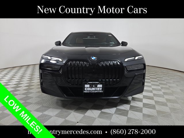 Used 2024 BMW 740i xDrive w/ M Sport Professional Package AWD/4WD image 2