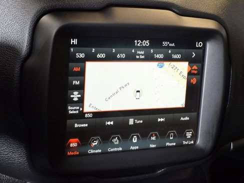 Used 2019 Jeep Renegade Limited w/ UConnect 8.4 Nav Group AWD/4WD image 22