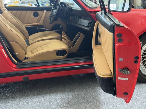 Used 1988 Porsche 911 Carrera RWD image 26