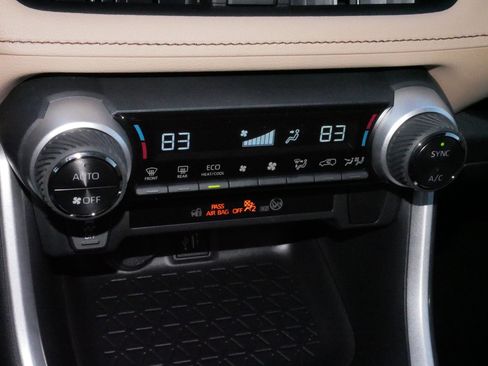 Certified 2025 Toyota RAV4 LE image 23