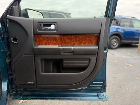 Used 2011 Ford Flex Limited w/ Rapid Spec Order Code image 18