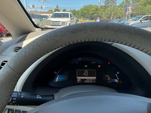 Used 2012 Nissan Leaf SL FWD image 31