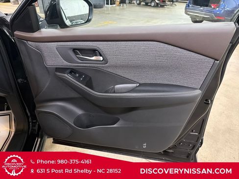Certified 2023 Nissan Rogue SV FWD image 36
