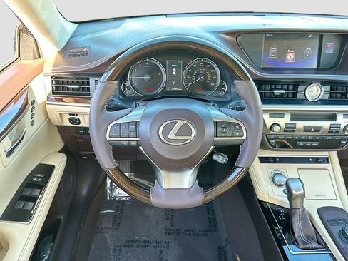 Used 2016 Lexus ES 350 w/ Premium Package w/Wood Trim image 22