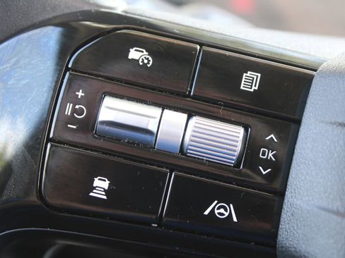 Used 2026 Kia Sorento LX FWD image 26