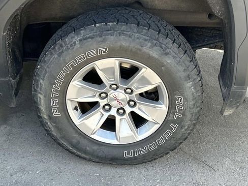 Used 2019 GMC Sierra 1500 SLE w/ SLE Value Package AWD/4WD image 10