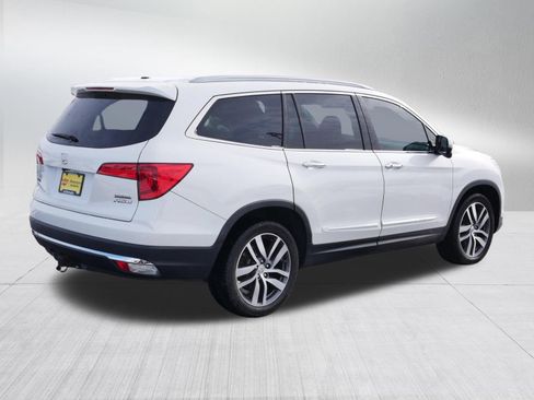Used 2017 Honda Pilot Touring image 7