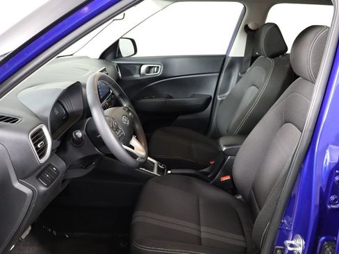 Used 2025 Hyundai Venue SEL FWD image 14
