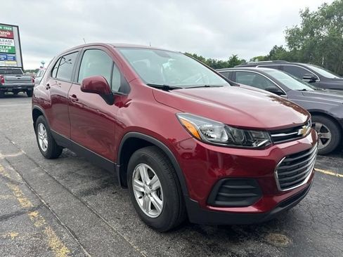 Used 2021 Chevrolet Trax LS w/ Tint and Cruise Package AWD/4WD image 2