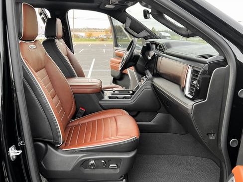 Used 2025 GMC Sierra 3500 Denali Ultimate image 25