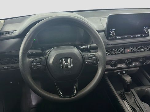 Used 2025 Honda Accord LX image 17