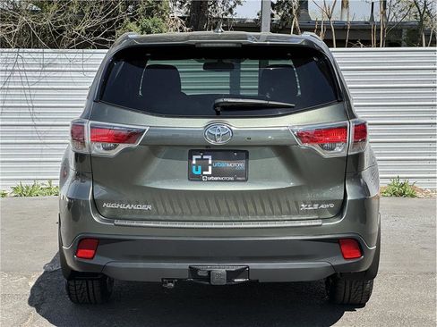 Used 2015 Toyota Highlander XLE image 11