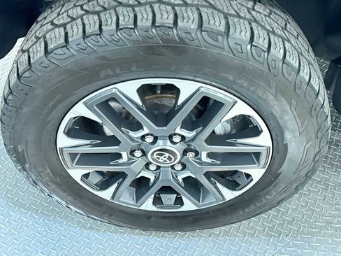 Used 2022 Toyota Tundra Limited image 10