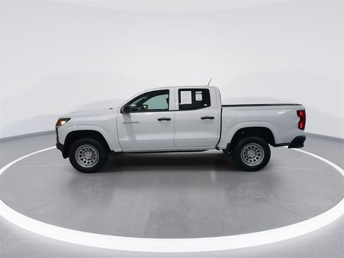 Used 2024 Chevrolet Colorado W/T w/ Safety Package image 5