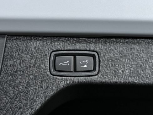 New 2025 Porsche Macan Turbo Electric image 34