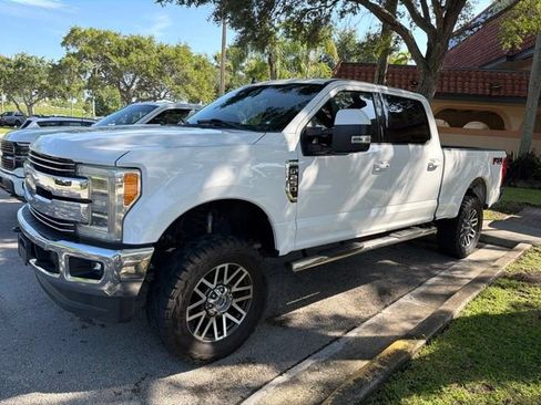 Used 2019 Ford F250 Lariat w/ Lariat Ultimate Package AWD/4WD image 2