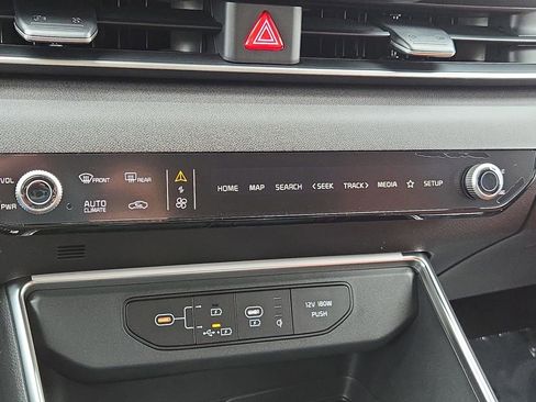 New 2026 Kia Carnival EX image 24