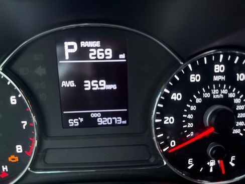 Used 2017 Kia Forte LX image 19