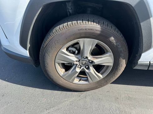 Used 2025 Toyota RAV4 XLE w/ Convenience Package image 9