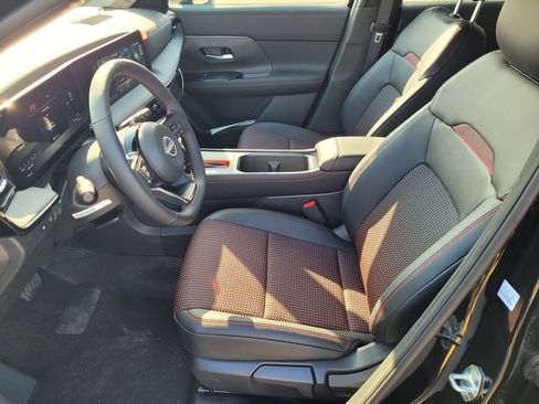 New 2026 Nissan Kicks SR image 8