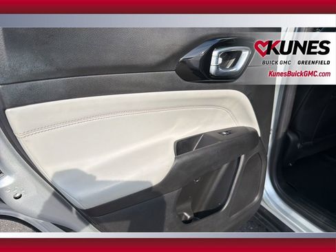 Used 2025 Jeep Compass Limited image 35